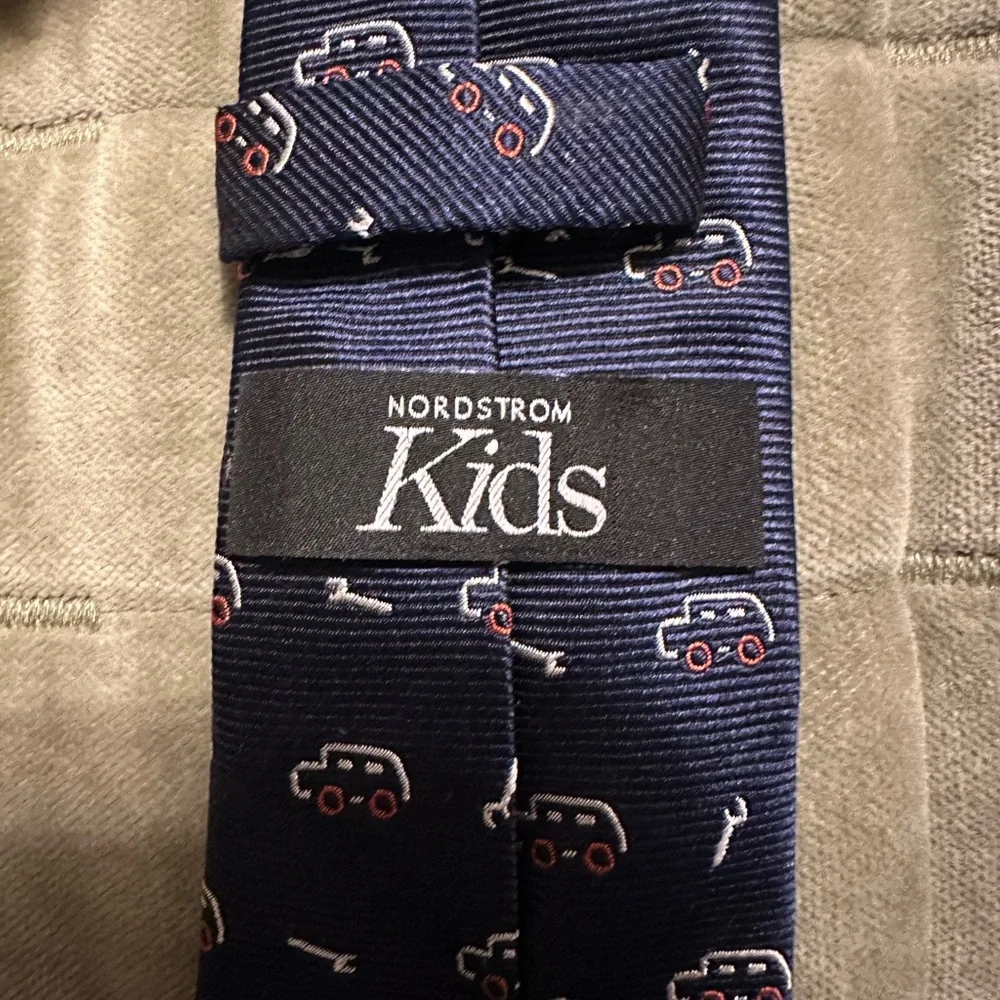 Nordstrom Classic Navy Patterned Zipper Tie for boys